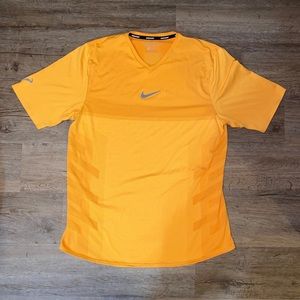 Nike tshirt